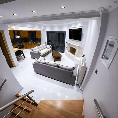 Kontis' Deluxe Furnished Apartment Λουτράκι Εξωτερικό φωτογραφία