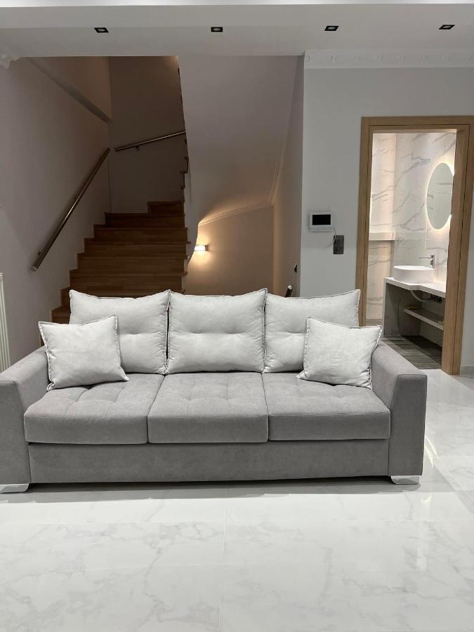 Kontis' Deluxe Furnished Apartment Λουτράκι Εξωτερικό φωτογραφία