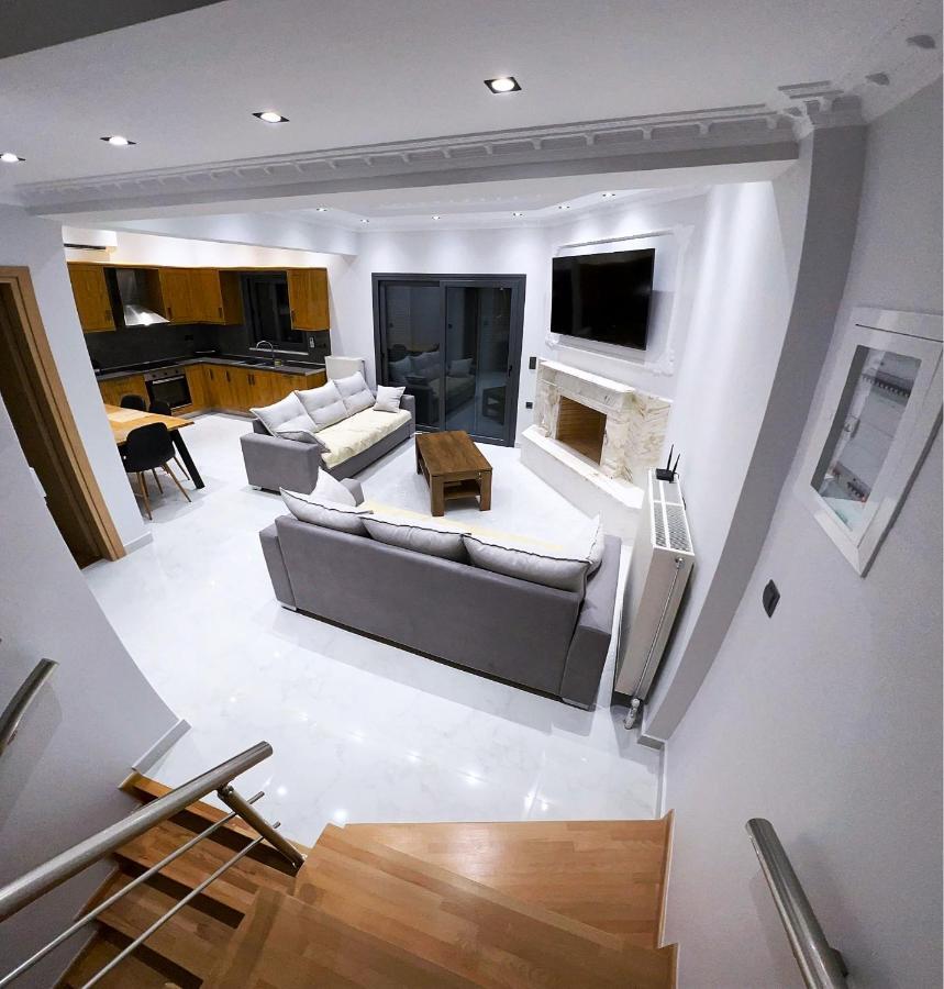 Kontis' Deluxe Furnished Apartment Λουτράκι Εξωτερικό φωτογραφία