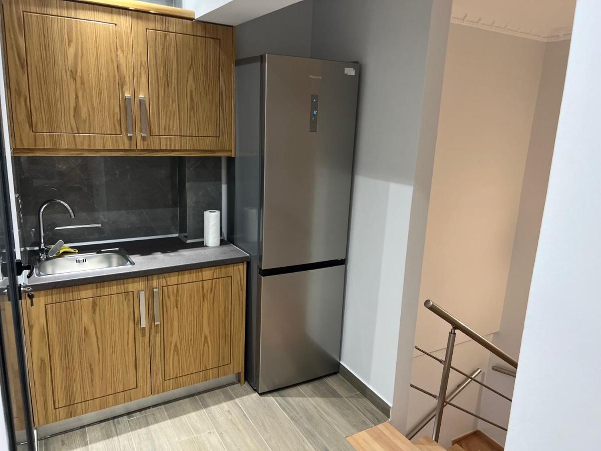 Kontis' Deluxe Furnished Apartment Λουτράκι Εξωτερικό φωτογραφία