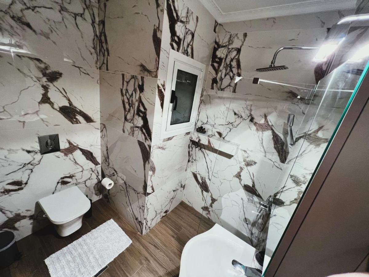 Kontis' Deluxe Furnished Apartment Λουτράκι Εξωτερικό φωτογραφία