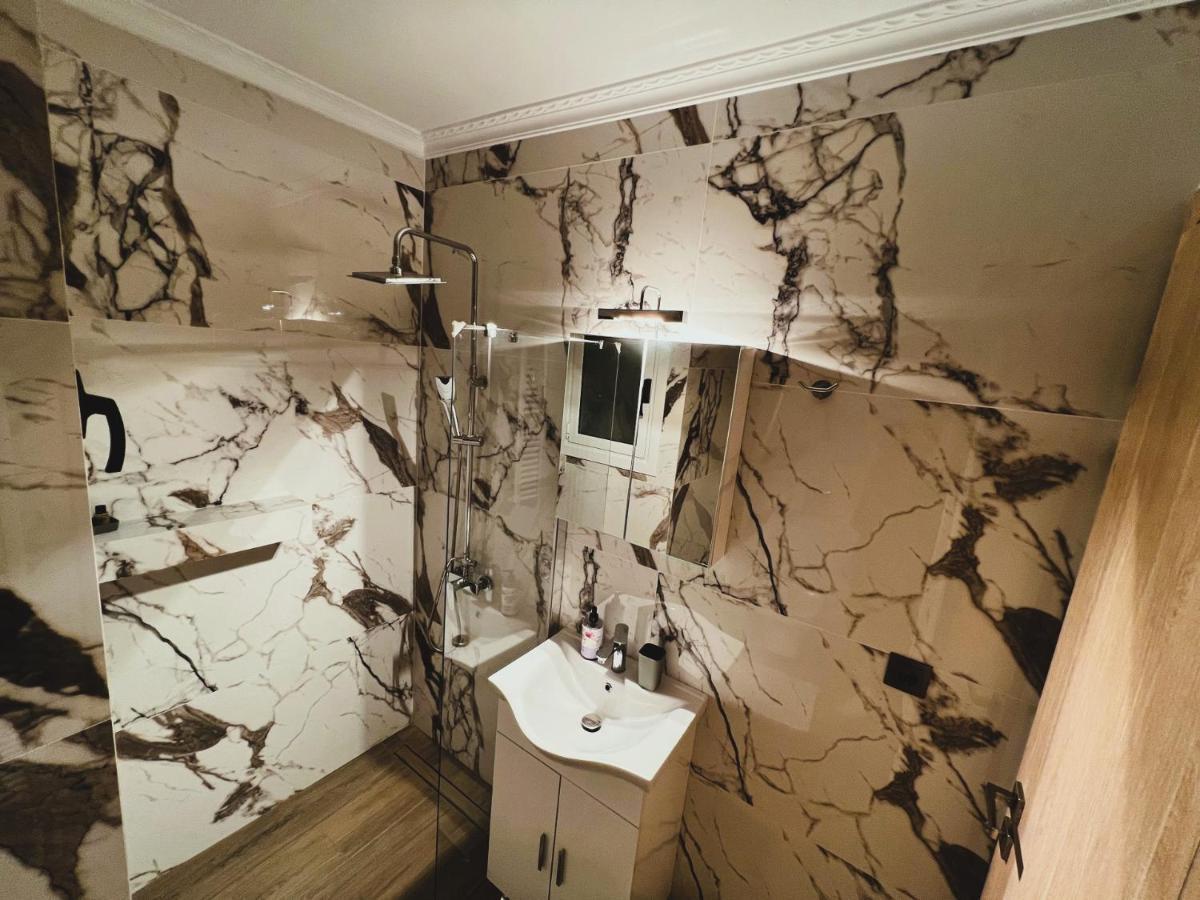 Kontis' Deluxe Furnished Apartment Λουτράκι Εξωτερικό φωτογραφία