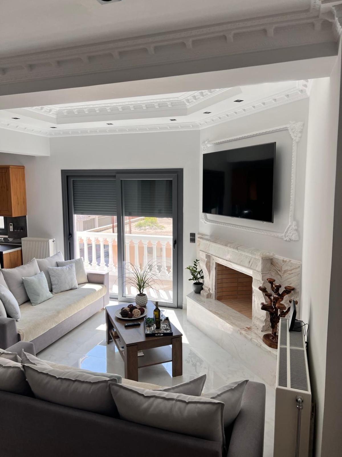 Kontis' Deluxe Furnished Apartment Λουτράκι Εξωτερικό φωτογραφία