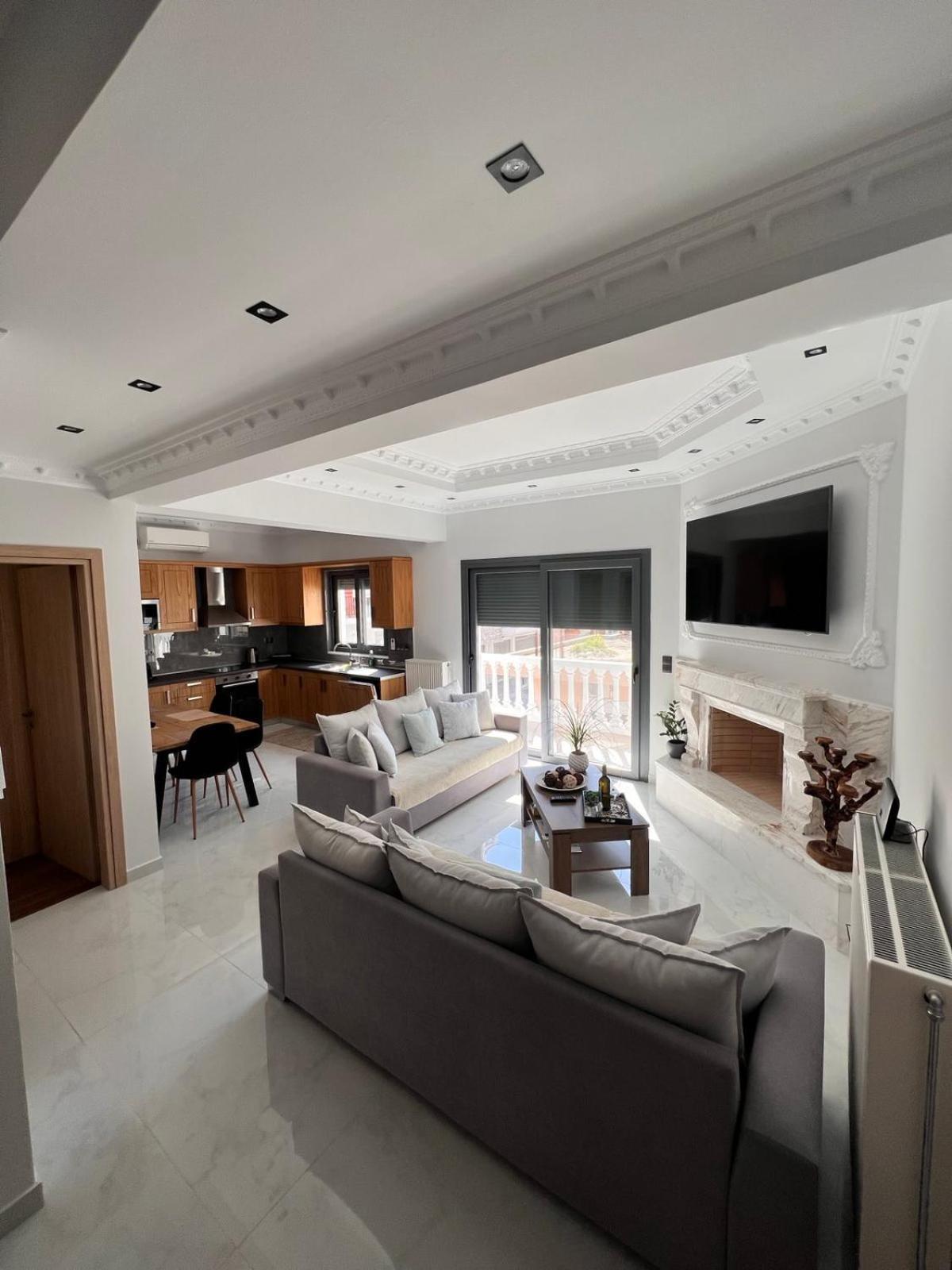 Kontis' Deluxe Furnished Apartment Λουτράκι Εξωτερικό φωτογραφία
