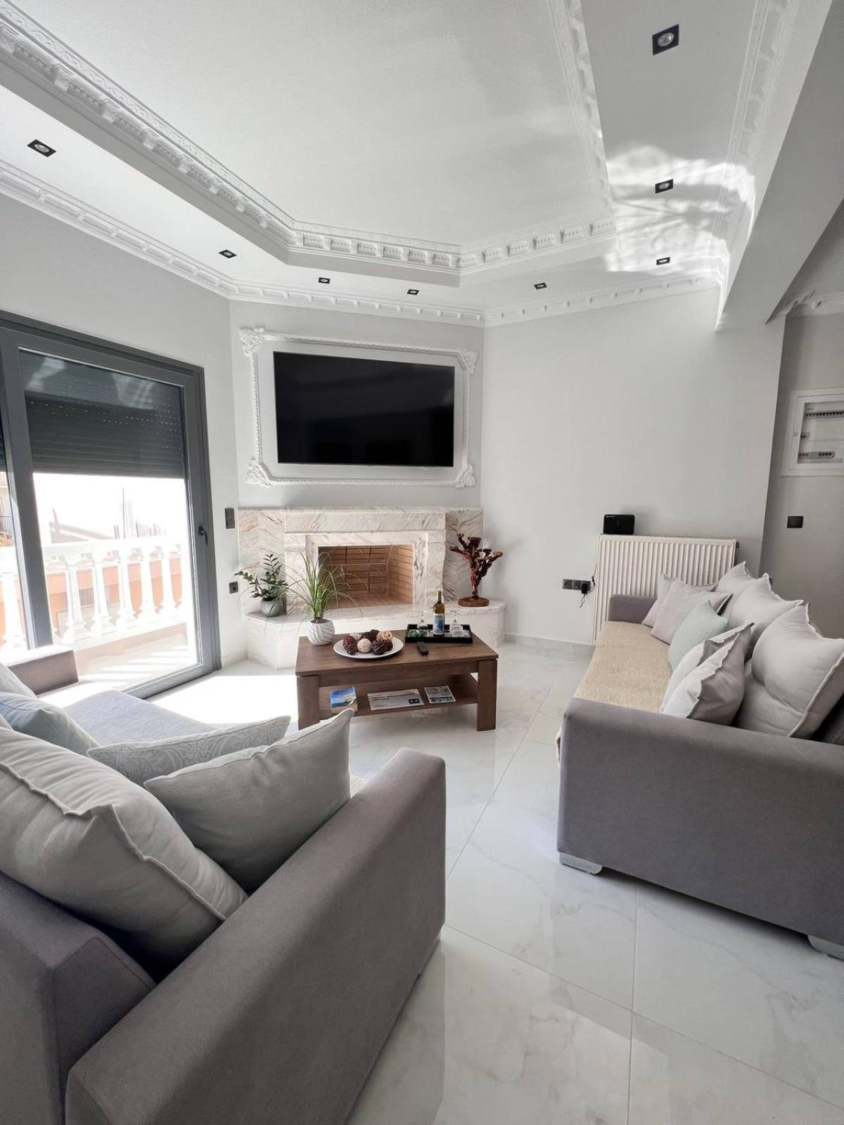 Kontis' Deluxe Furnished Apartment Λουτράκι Εξωτερικό φωτογραφία
