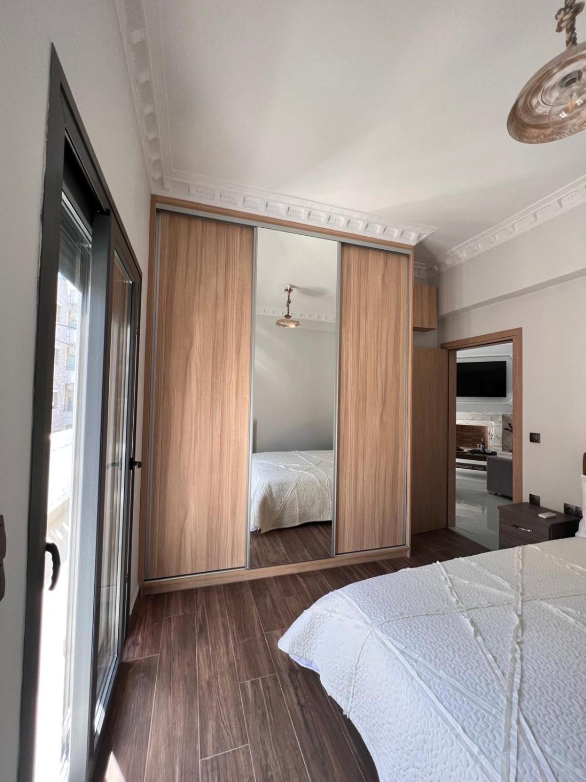 Kontis' Deluxe Furnished Apartment Λουτράκι Εξωτερικό φωτογραφία