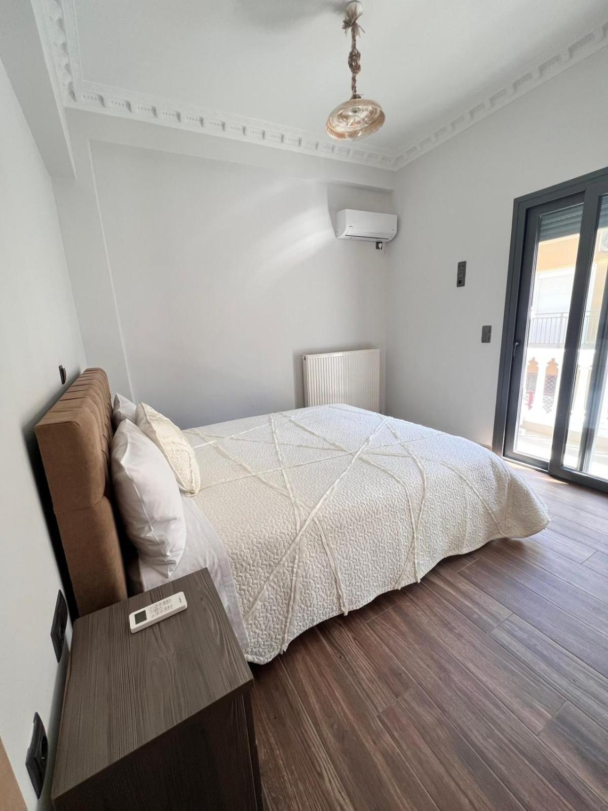 Kontis' Deluxe Furnished Apartment Λουτράκι Εξωτερικό φωτογραφία