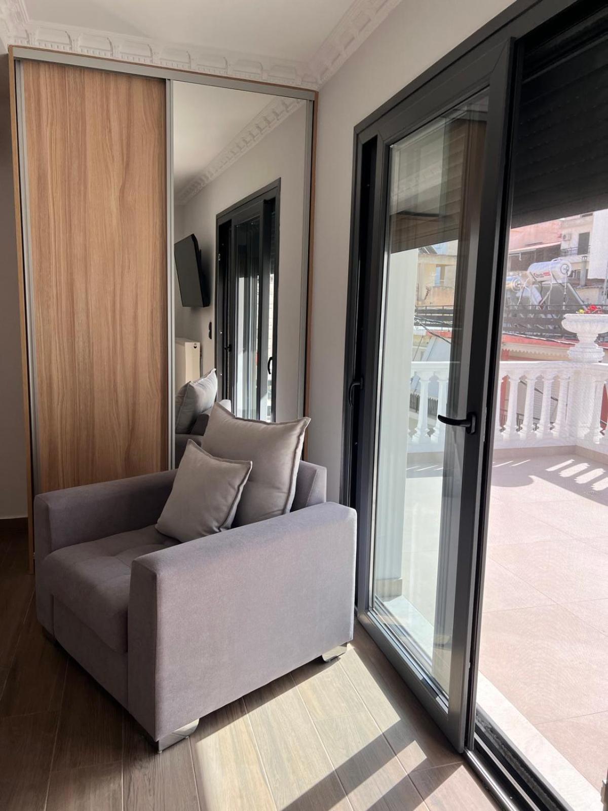 Kontis' Deluxe Furnished Apartment Λουτράκι Εξωτερικό φωτογραφία