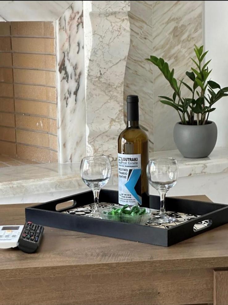 Kontis' Deluxe Furnished Apartment Λουτράκι Εξωτερικό φωτογραφία