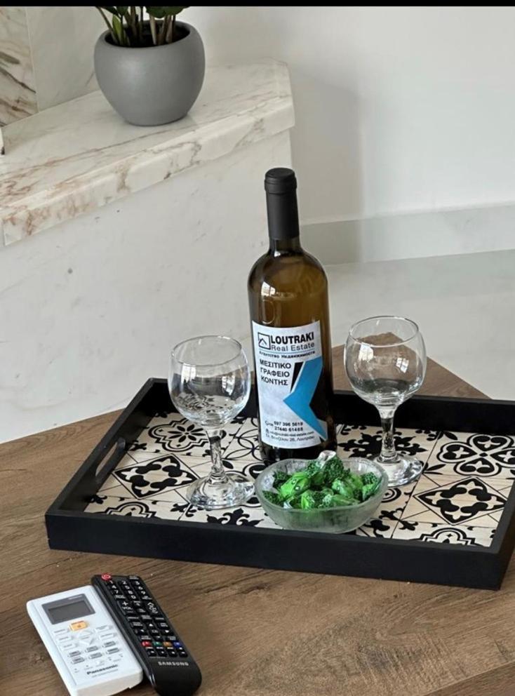 Kontis' Deluxe Furnished Apartment Λουτράκι Εξωτερικό φωτογραφία